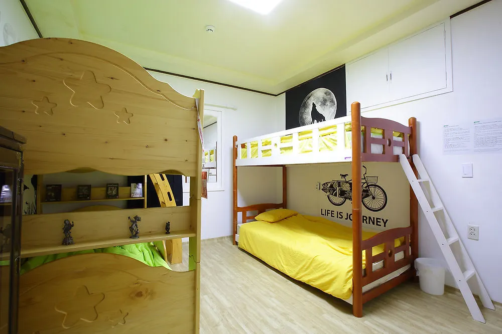 Vesta Busan Guesthouse 0*,  韓国